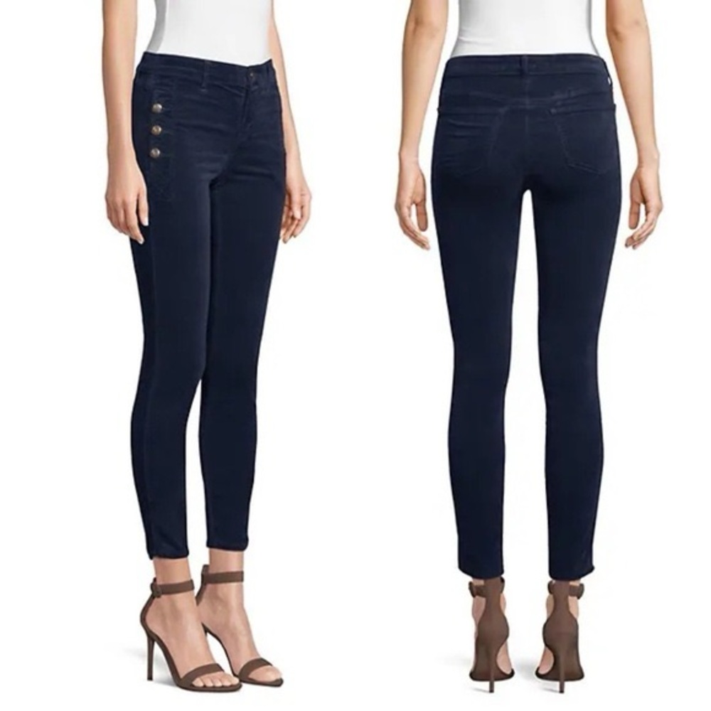 J Brand Zion Mid Rise Jeans in Black Iris
Size 30
